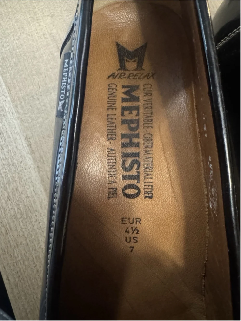 Mephisto black Patent leather Neda Shiny penny loafers Women's sz 7